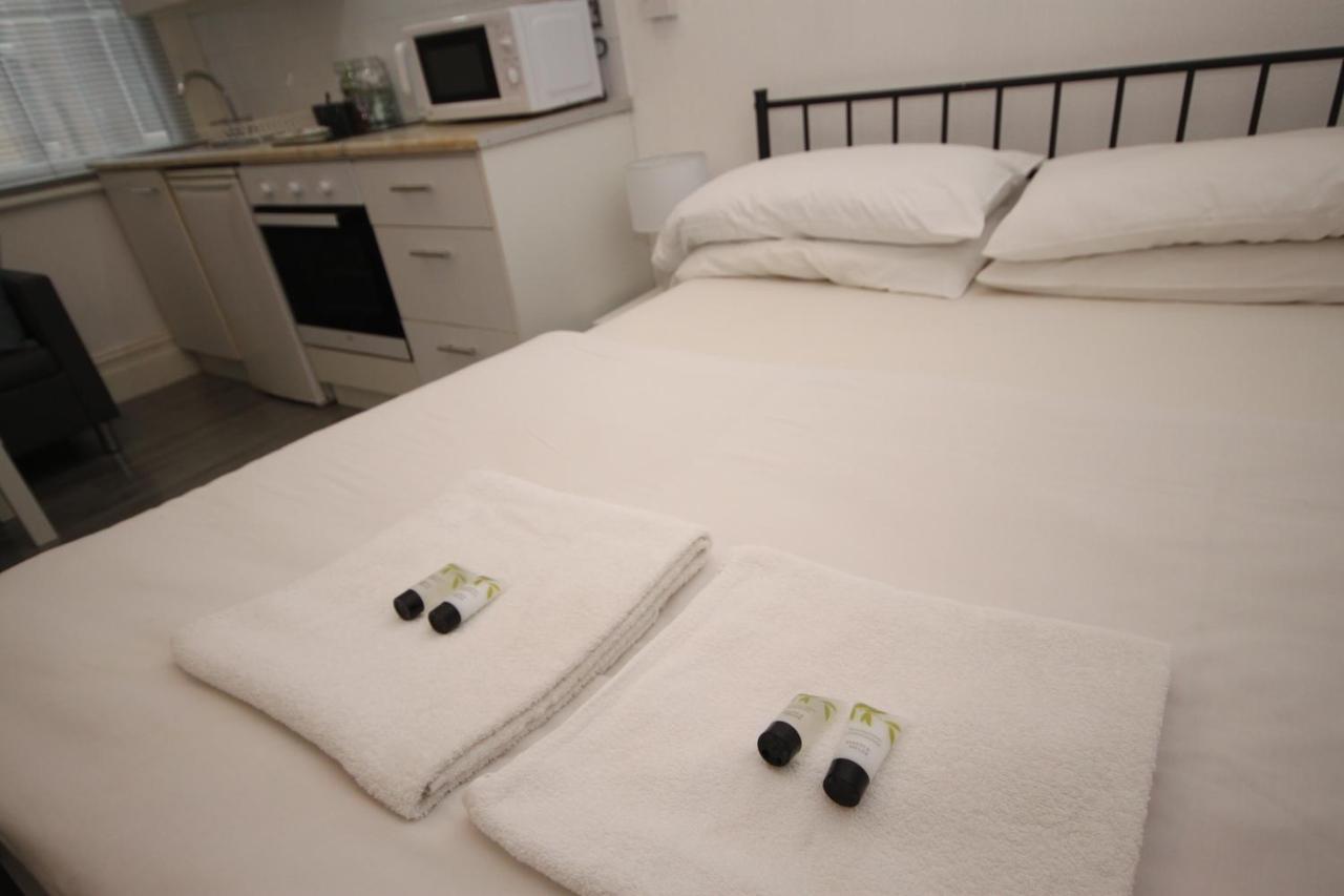 Barton Beachside - Stylish Studio Apartment, Double & Single - Central Beach & Promenade Location - Over 21'S, Family Friendly Only, Id Required ブラックプール エクステリア 写真