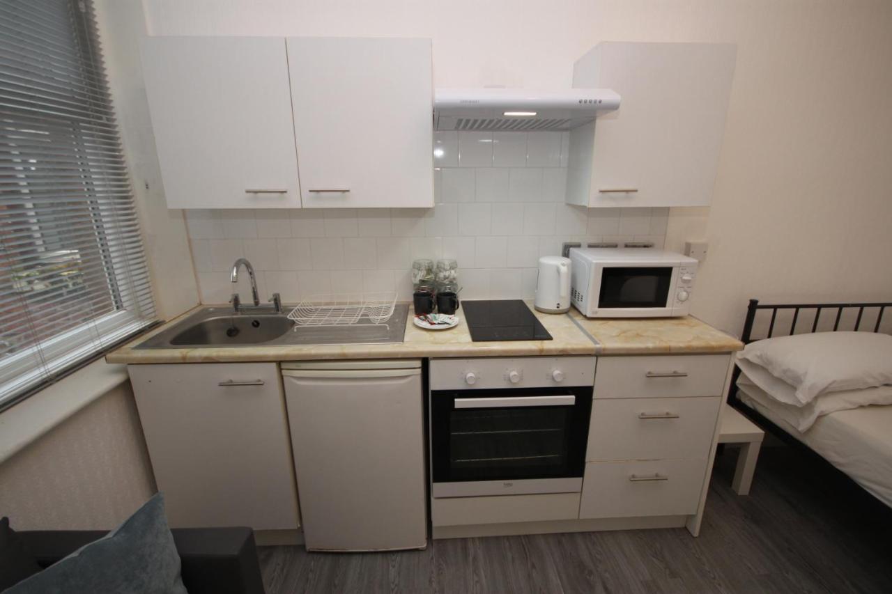 Barton Beachside - Stylish Studio Apartment, Double & Single - Central Beach & Promenade Location - Over 21'S, Family Friendly Only, Id Required ブラックプール エクステリア 写真