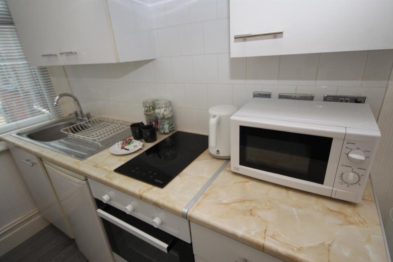 Barton Beachside - Stylish Studio Apartment, Double & Single - Central Beach & Promenade Location - Over 21'S, Family Friendly Only, Id Required ブラックプール エクステリア 写真