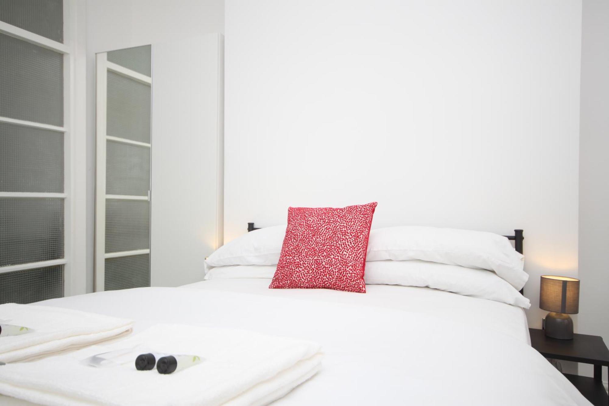 Barton Beachside - Stylish Studio Apartment, Double & Single - Central Beach & Promenade Location - Over 21'S, Family Friendly Only, Id Required ブラックプール エクステリア 写真