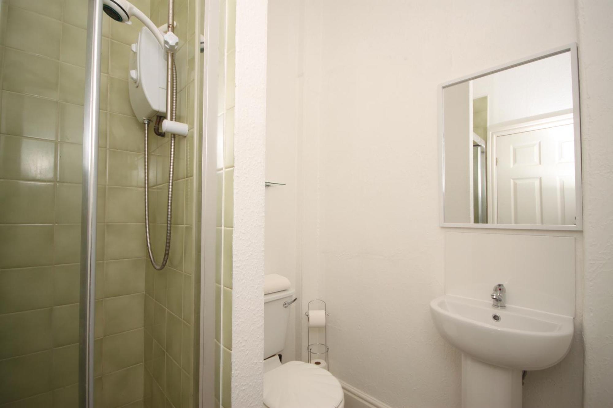 Barton Beachside - Stylish Studio Apartment, Double & Single - Central Beach & Promenade Location - Over 21'S, Family Friendly Only, Id Required ブラックプール 部屋 写真