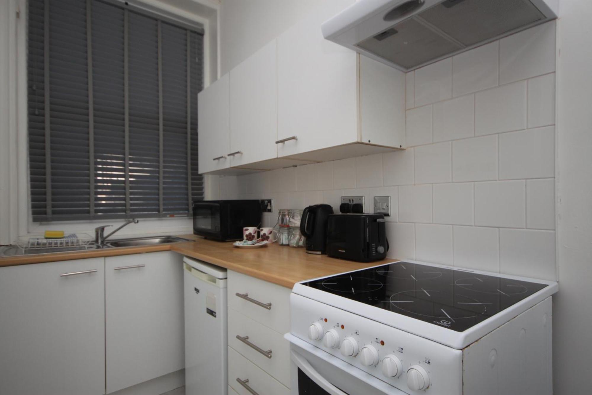 Barton Beachside - Stylish Studio Apartment, Double & Single - Central Beach & Promenade Location - Over 21'S, Family Friendly Only, Id Required ブラックプール 部屋 写真
