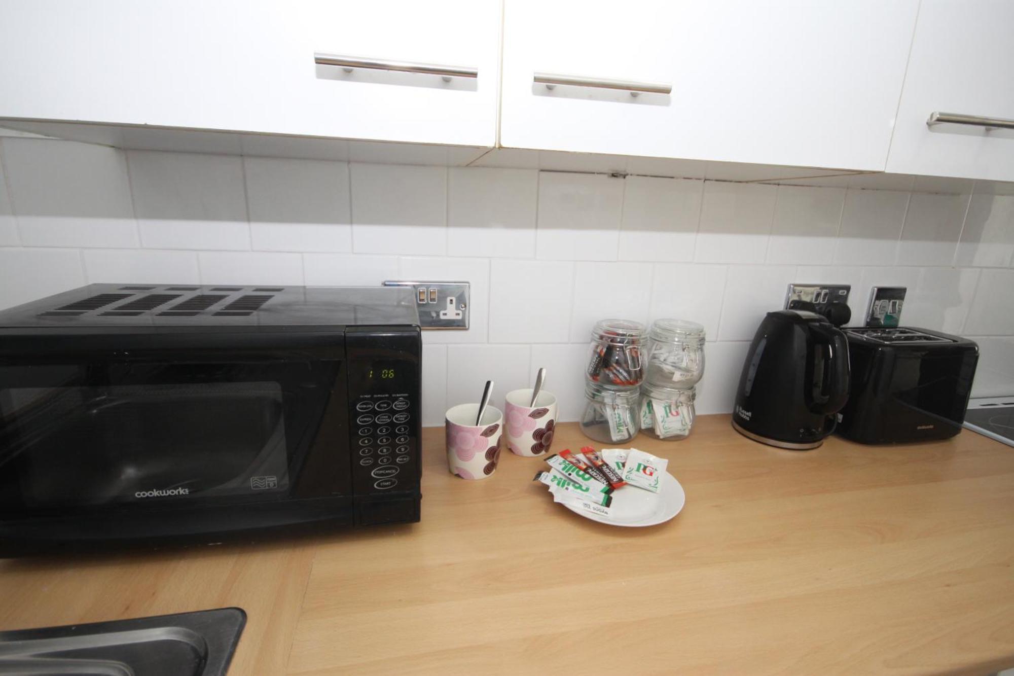Barton Beachside - Stylish Studio Apartment, Double & Single - Central Beach & Promenade Location - Over 21'S, Family Friendly Only, Id Required ブラックプール エクステリア 写真