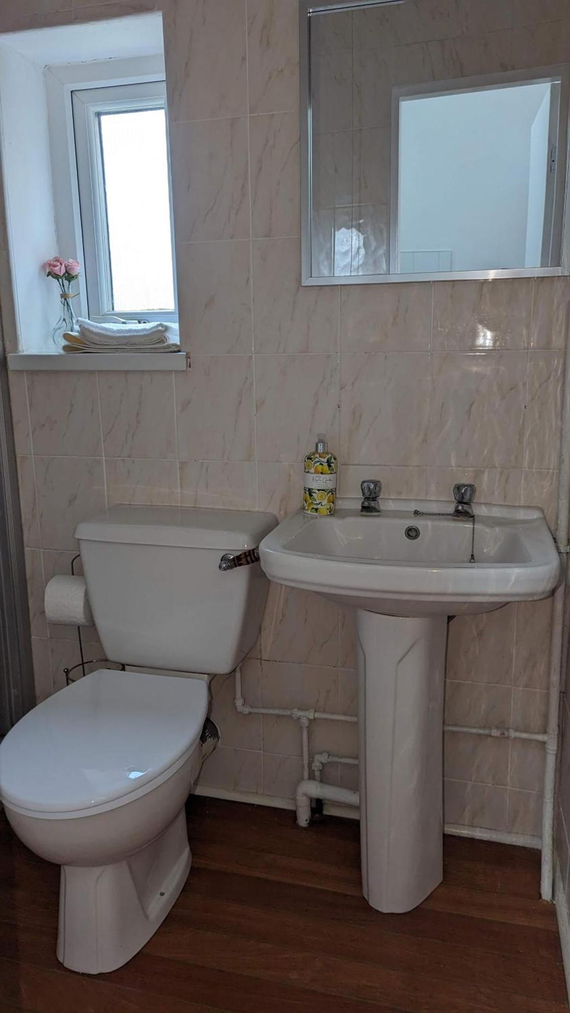 Barton Beachside - Stylish Studio Apartment, Double & Single - Central Beach & Promenade Location - Over 21'S, Family Friendly Only, Id Required ブラックプール エクステリア 写真
